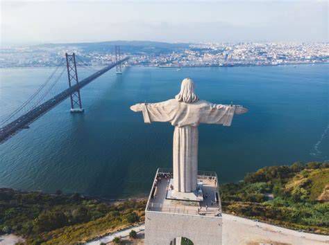 vista panorâmica do Cristo Rei sobre o Tejo