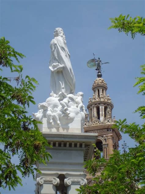 Monumento a la Inmaculada Concepción en la Plaza de España, Madrid