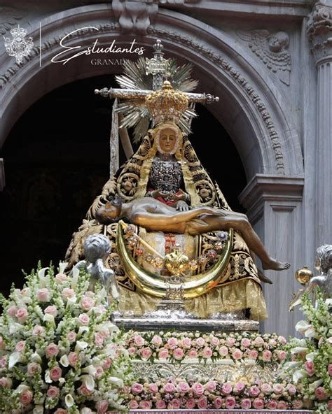 Angelitos llorando junto a la Virgen de las Angustias, detalle de las tallas