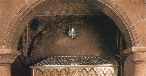 Ilustración de la cripta del apóstol en la catedral de Santiago de Compostela