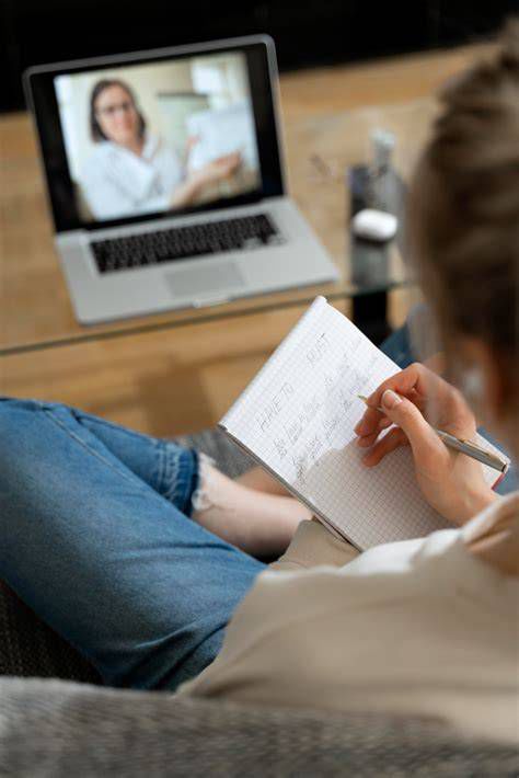 sesión de terapia online con enfoque religioso