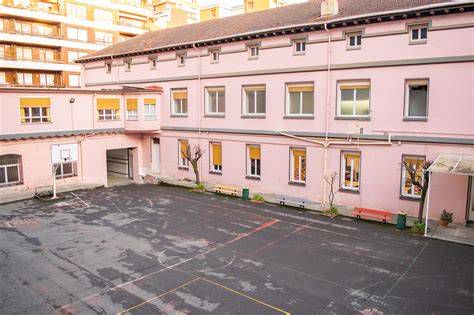 fachada del colegio María Inmaculada Bilbao
