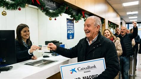 Oficina bancaria BBVA y CaixaBank para cobro de premios de lotería