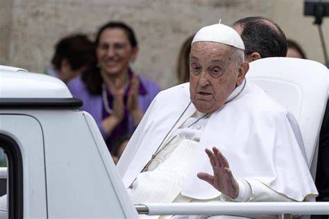 Papa Francisco hablando en Santa Marta