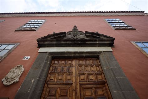 Fachada barroca de la Casa de los Jesuitas en La Laguna