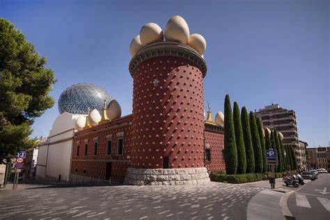 Torre Galatea y capilla ardiente de Salvador Dalí