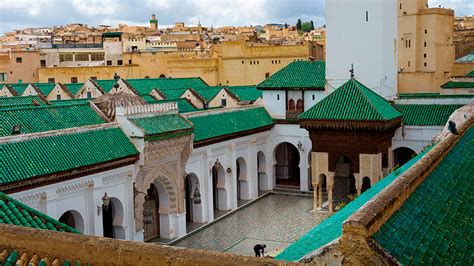 Patio y minarete de la Mezquita Qarawiyyin, Fez