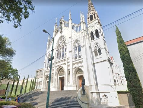 Antigua imagen de la construcción de la parroquia Salesianos María Auxiliadora
