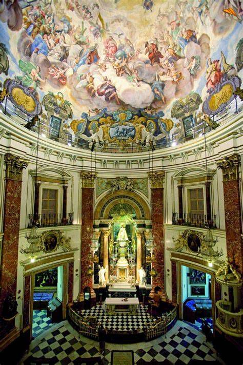 Esquema arquitectónico de la Basílica de los Desamparados en Valencia