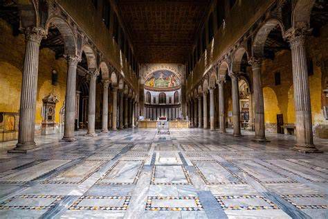 Interior de la Basílica de Santa Sabina, colina del Aventino