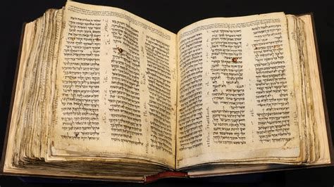 Folio del Manuscrito 2814 mostrando mezcla de comentario y texto bíblico