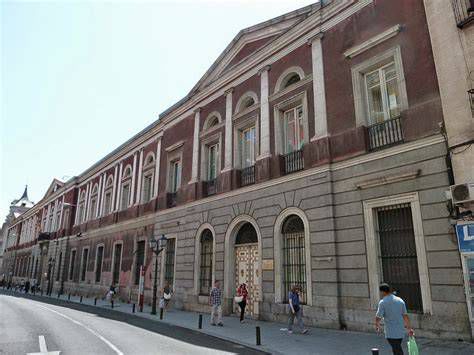 Fachada histórica del Noviciado en la Calle Ancha de San Bernardo