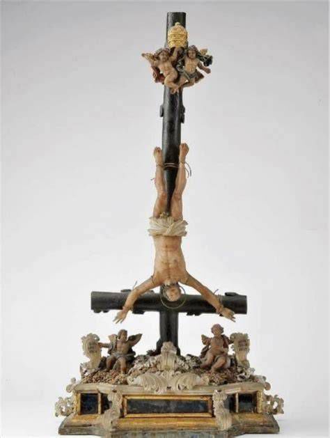 cruz de San Pedro en arte religioso