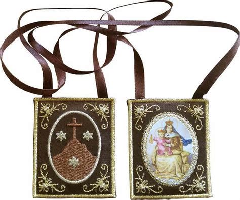 Escapulario de la Virgen del Carmen, símbolo de protección y devoción