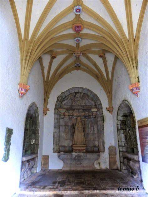 Interior de la iglesia del Santuario de la Peña de Francia y camarín