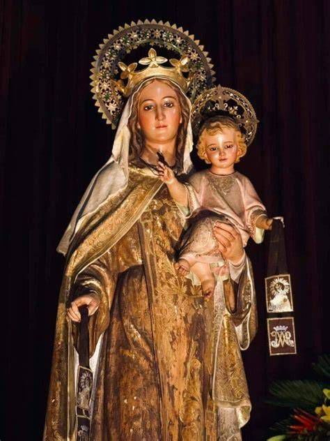 Imagen de la Virgen del Carmen en procesión en Jaén