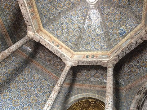 Iglesia dominica en Elvas con azulejos portugueses y planta octogonal