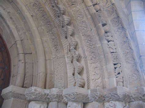 Detalle de la portada sur de la iglesia de Nuestra Señora de las Nieves en Molinos