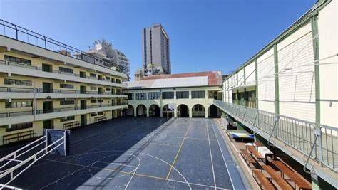Vista aérea moderna del Colegio María Auxiliadora en Sevilla