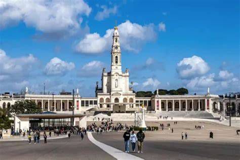 Peregrinos en el Santuario de Fátima