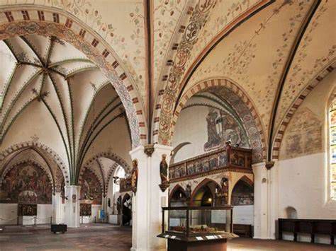 Fachada y pabellones históricos del Hospital del Espíritu Santo
