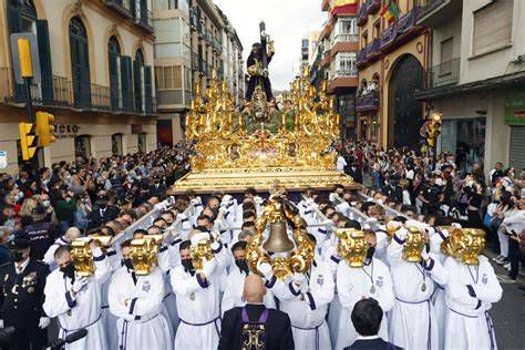 Procesión de Semana Santa con paso del Cristo de la Agonía