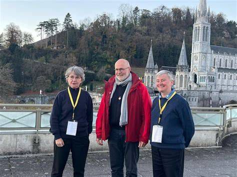 Portraits des dirigeants de la Corref et réunion d'assemblée à Lourdes
