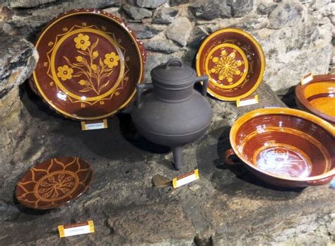 Muestra de cerámica tradicional en el Ecomuseo Forno do Forte de Buño