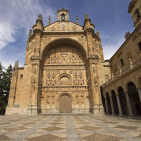 Fachada e interior de la Iglesia del convento de San José (ejemplo arquitectónico)