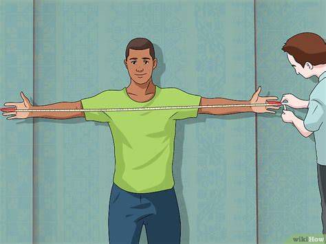 Infografía con medidas: altura total, envergadura de brazos, longitud del rostro y tamaño de manos