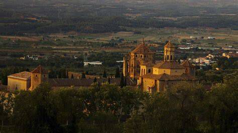 Vista panorámica del Real Monasterio de Guadalupe desde el Mirador del Parque de la Constitución