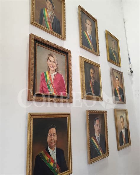 Retratos de expresidentes en el pasillo de la Casa de Nariño