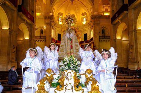 Procesión de la Venida: paso por el arroyo Helecho