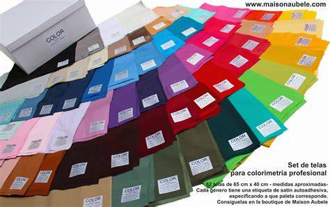 Prueba de telas y colores de túnicas tradicionales