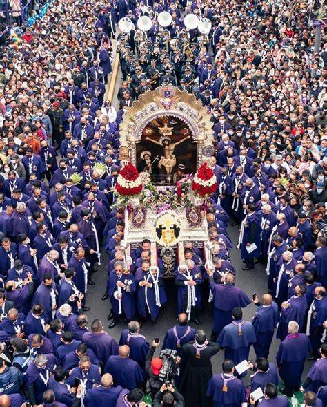 Procesión o celebración local del 1 de mayo combinada con homenaje a los trabajadores