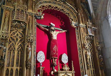 Cristo de Burgos en la Catedral y huevos de avestruz