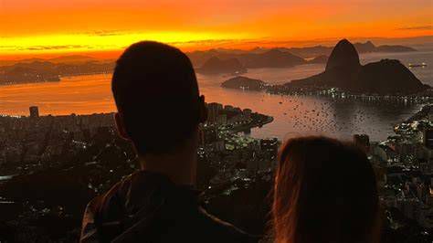 Amanecer sobre Río de Janeiro visto desde el mirador del Cristo Redentor