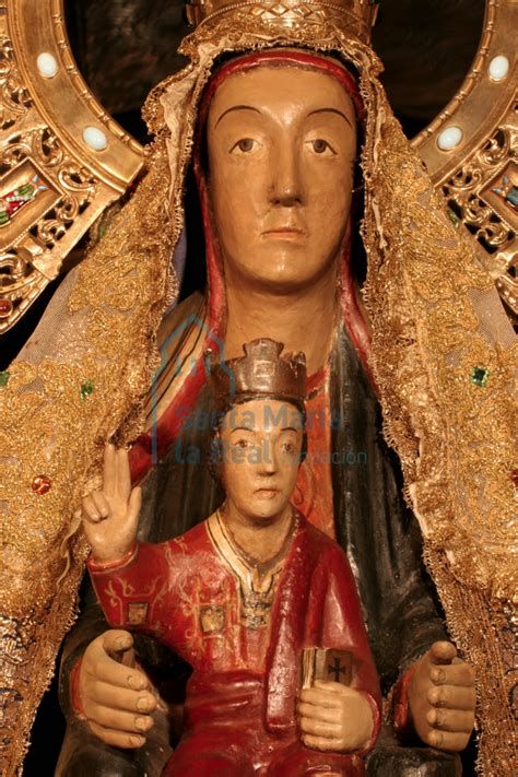 talla medieval Virgen del Arrixaca detalle policromía