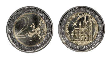 Fotografía de la moneda de 2€ Vaticano 2019 anverso y reverso