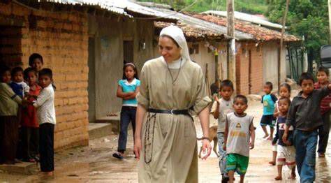Religiosas y religiosos en misión en San Bernardo
