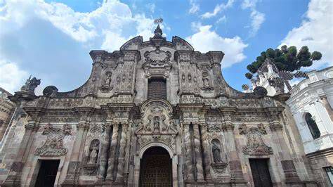 Fachada de la iglesia de la Compañía de Jesús en la plaza del Seminario