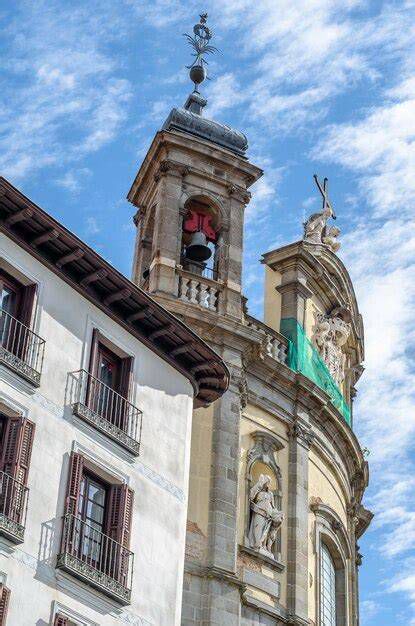 torre barroca iglesia San Miguel Basauri
