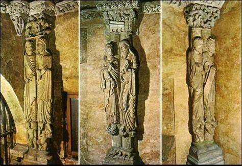 Esculturas del Apostolado en la Cámara Santa de Oviedo