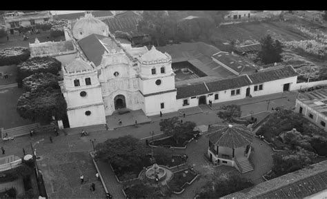 Vista aérea del Convento de la Inmaculada Concepción y su claustro central