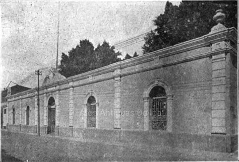 Fachada antigua del Colegio de San José / Seminario histórico