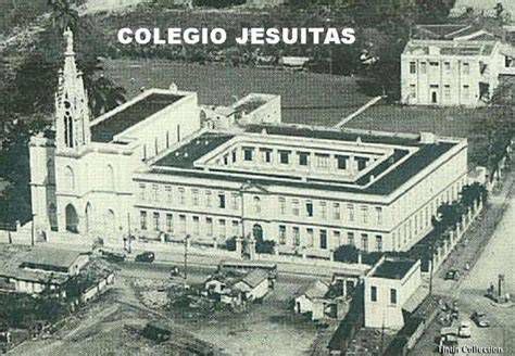 Foto grupal de los antiguos alumnos del Colegio Jesuitas de Oviedo en el encuentro anual