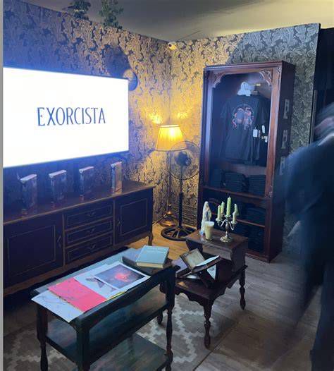 Plaza Carso experiencia El Exorcista: Creyentes - entrada y fachada
