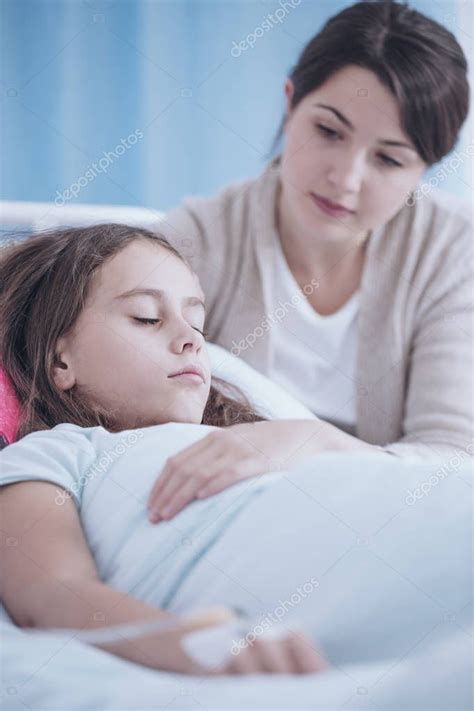 santidad cotidiana: hermana cuidando a enfermos