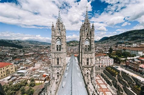 Vista desde las torres y panorama de Quito