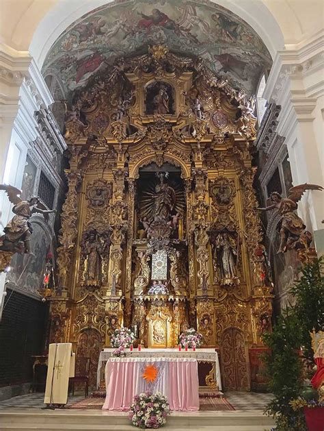 Capilla barroca con retablo y ciclo pictórico dedicado a la Inmaculada